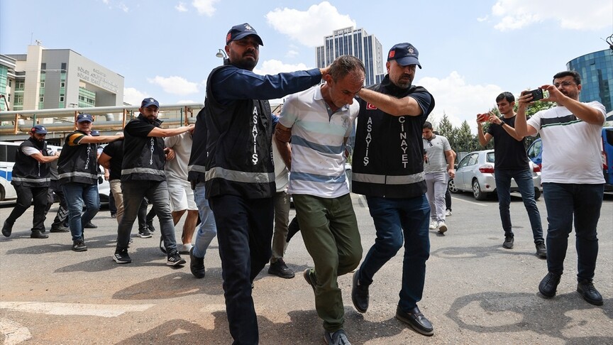 Gaziantep Milletvekili Meriç'in Bıçaklanmasıyla İlgili 2 Şüpheli Tutuklandı