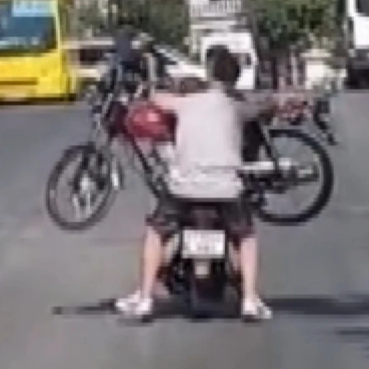 Gaziantep'te Motosiklet Üstünde Motosiklet Taşıdılar