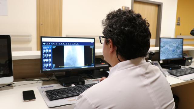Gaziantepte 90 cm yapay damarla aort yırtığı tedavisi