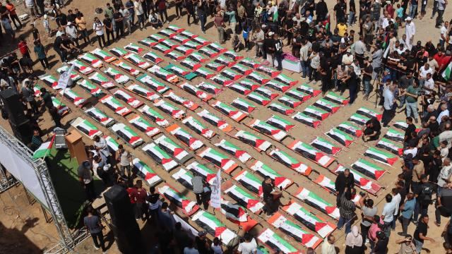Gazze'de 112 Şehit 3 Yıl Sonra Toprağa Verildi