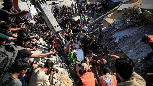 Gazze'de bina çökmesi: Ölü sayısı 21'e yükseldi