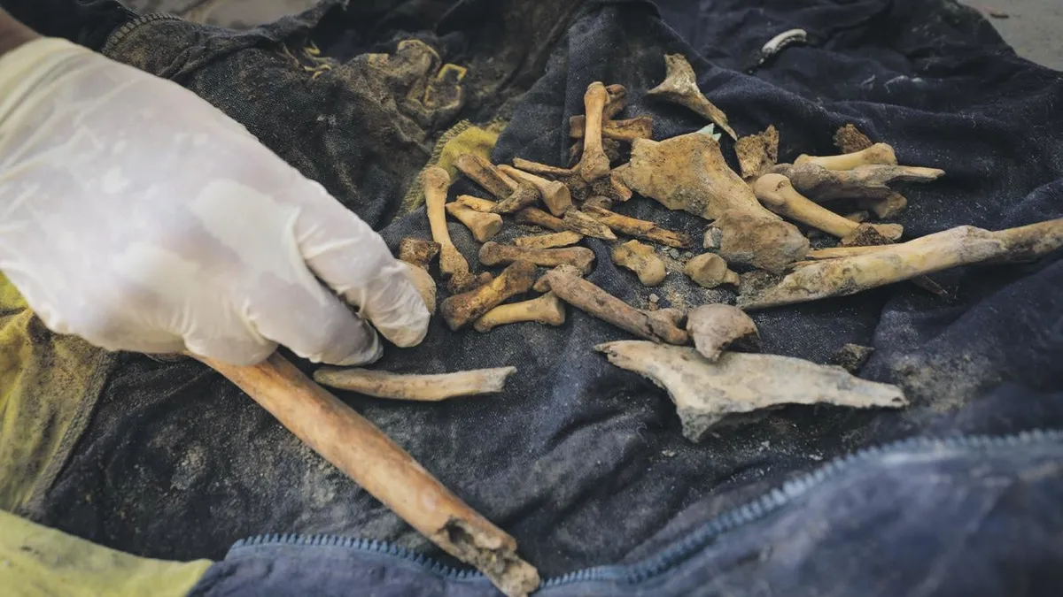 Gazze'de Enkazdan 55 Filistinlinin Naaşı Çıkarıldı