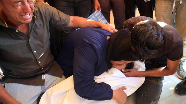 Gazze'de İsrail Saldırısı: 2 Filistinli Hayatını Kaybetti