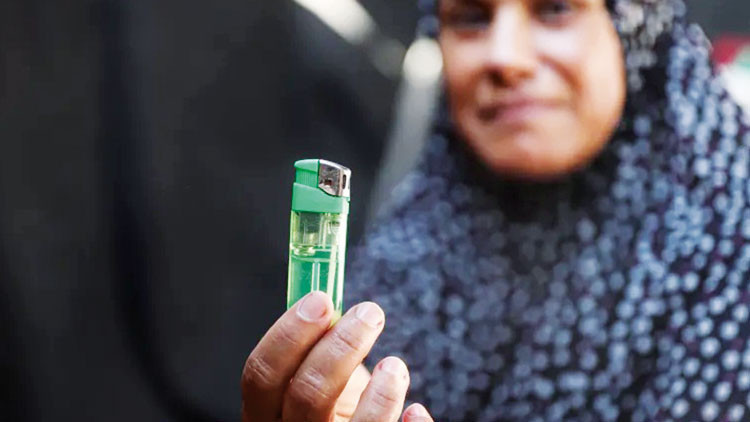 Gazze'de Çakmak Kıtlığı: Bir Kıvılcım İçin Yaşam Mücadelesi