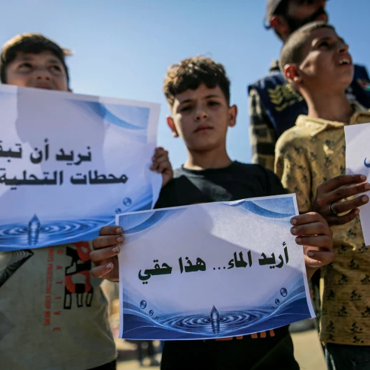 Gazze'de Su Krizine Protesto: Temiz Suya Erişim Engelleniyor