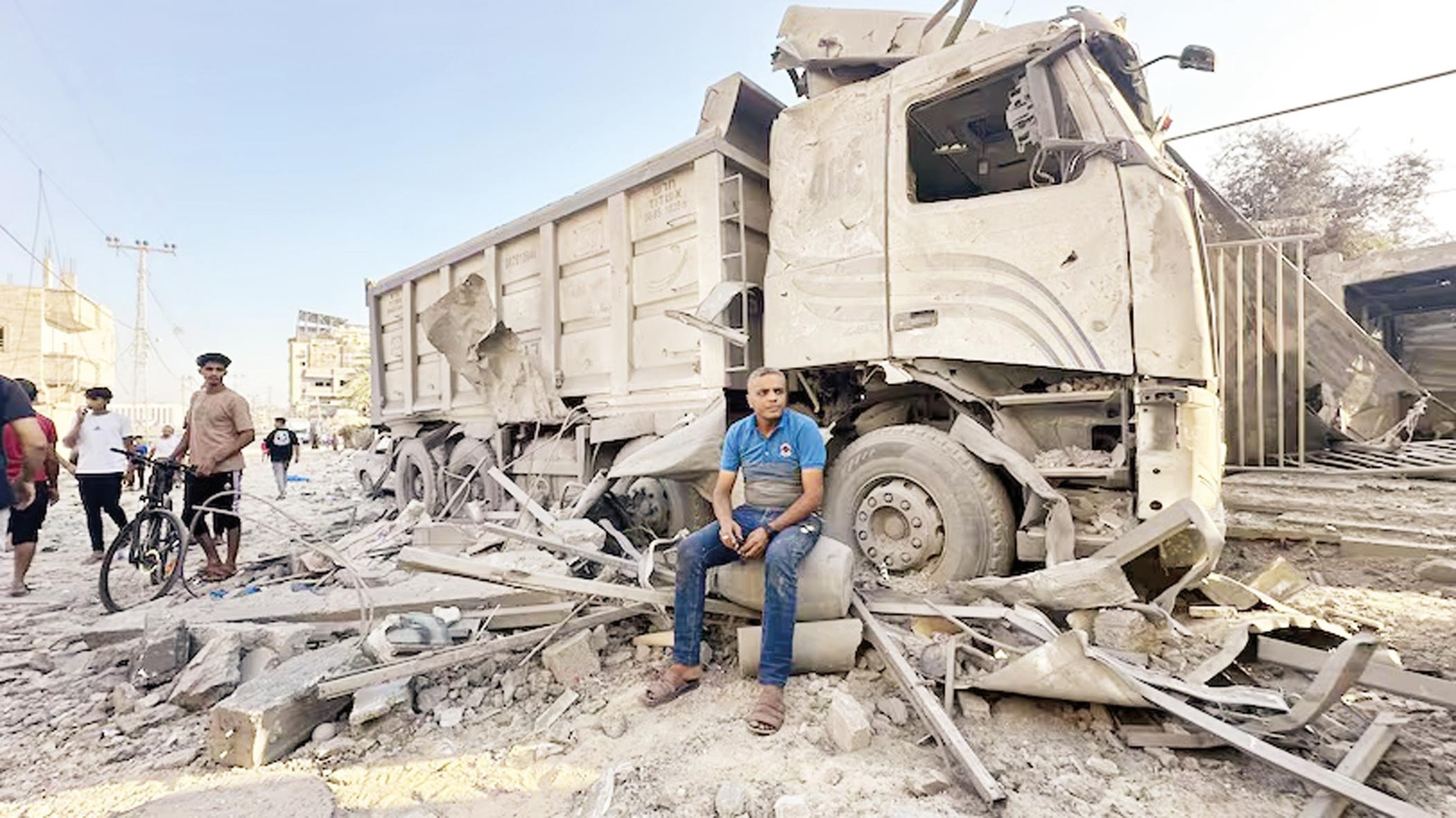 Gazze'de Yardım Var Ama Dağıtım Kamyonları Yok: Kriz Derinleşiyor