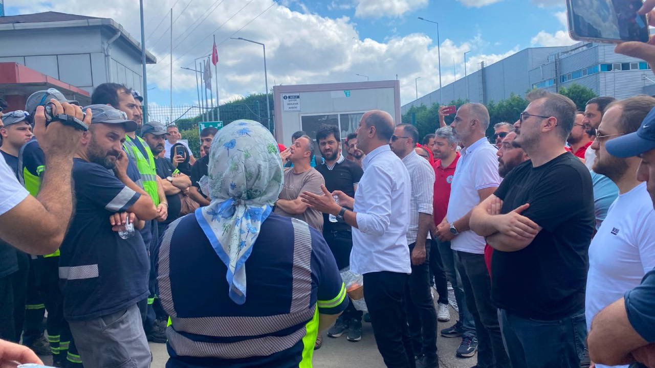 Gebze'de İngiliz devinde üretim durdu: işçiler sendikal haklar için direniyor