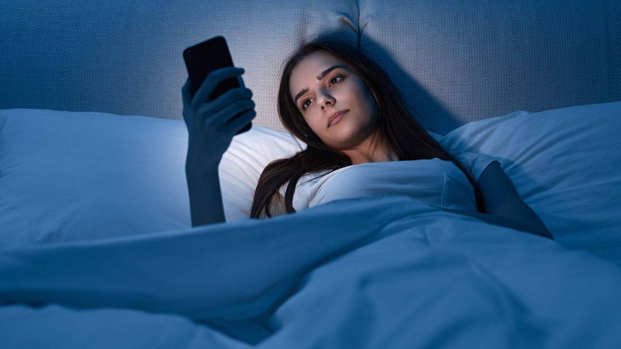 Gece Ekran Kullanımı Ergenlerde Zihinsel Gerilemeye Yol Açıyor