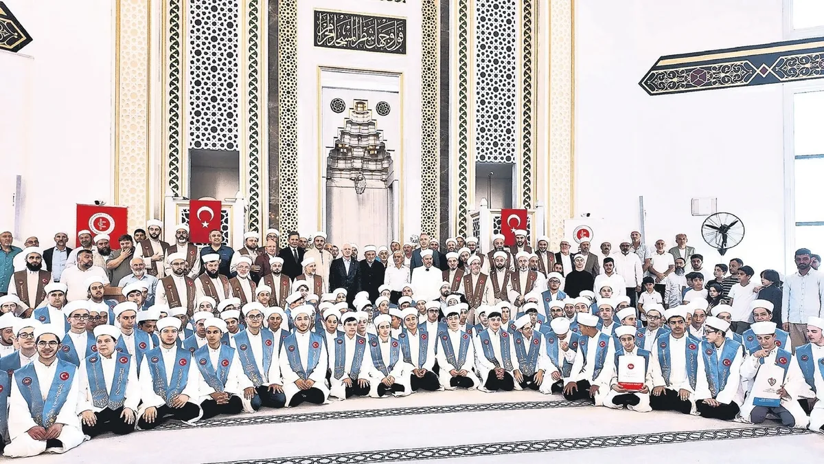 Genç hafızlara umre müjdesi: Esenler'de icazet sevinci