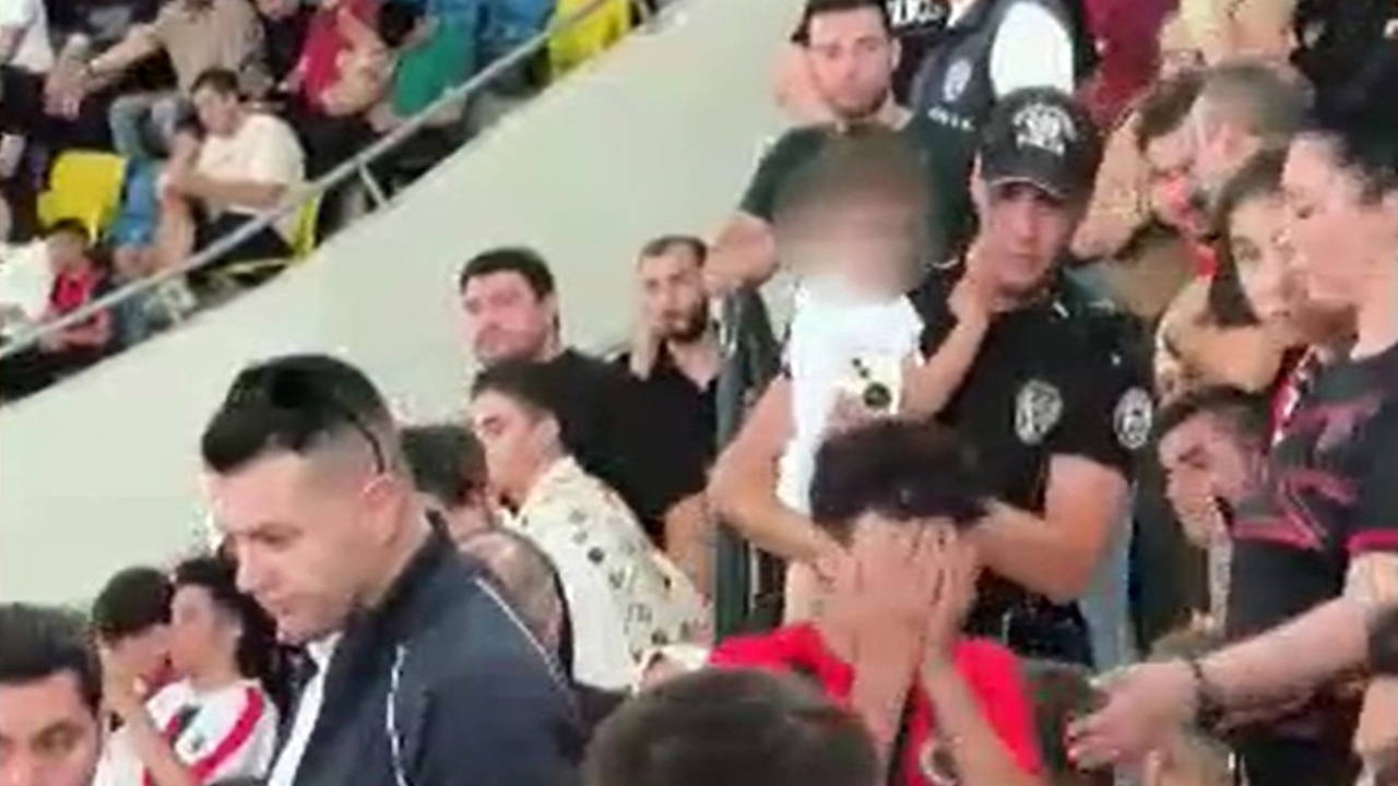 Gençlerbirliği-Fenerbahçe maçında küçük taraftarın forması olayı: 1 gözaltı