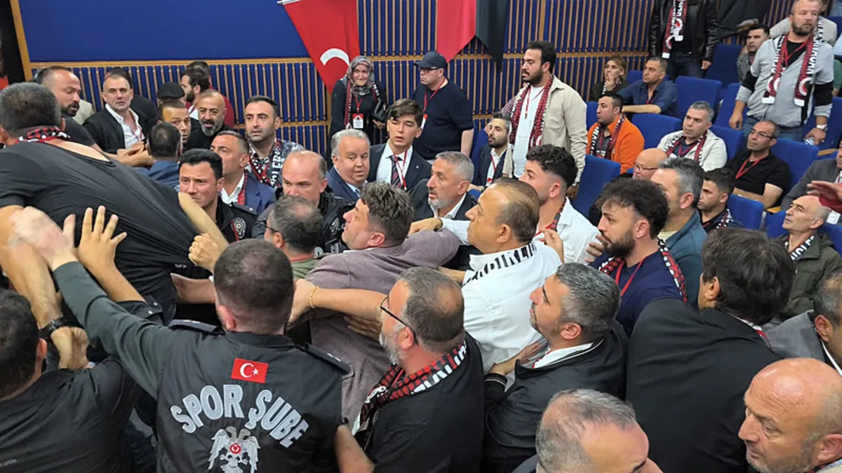 Gençlerbirliği Olağanüstü Genel Kurulu'nda Gergin Anlar