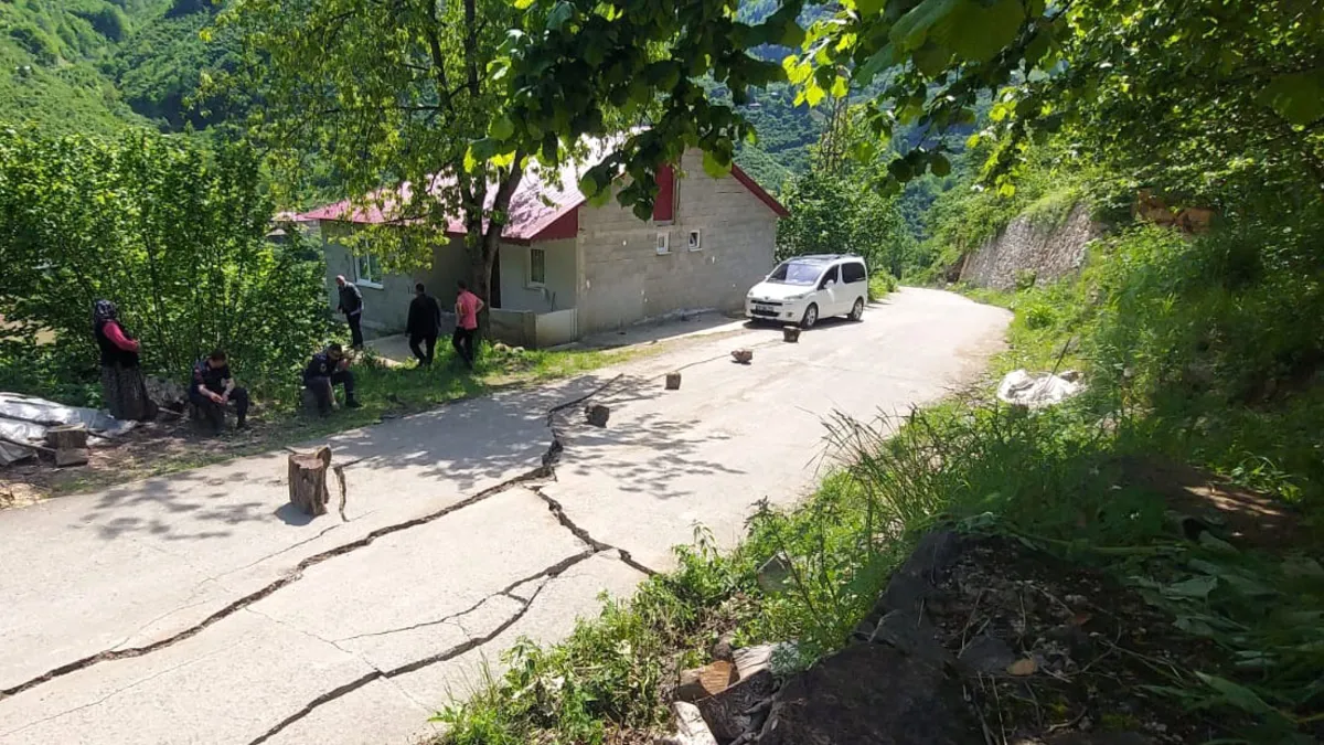 Giresun Bulancak'ta 33 Ev Tahliye Edildi: Heyelan Tehlikesi