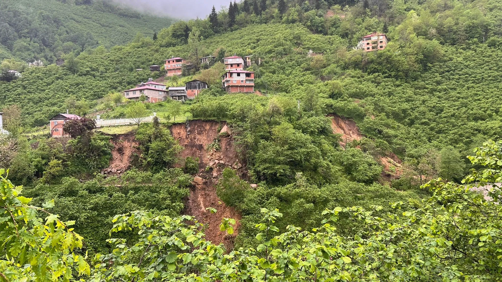 Giresun'da heyelan tehdidi: 33 ev boşaltıldı