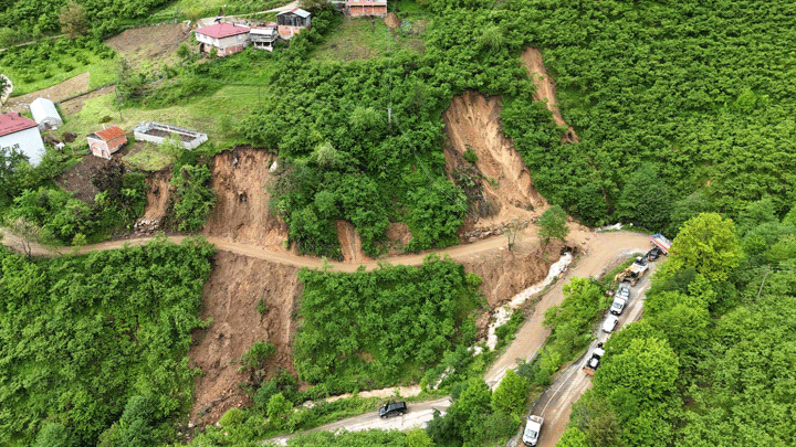 Giresun'da 33 ev heyelan riski nedeniyle tahliye edildi