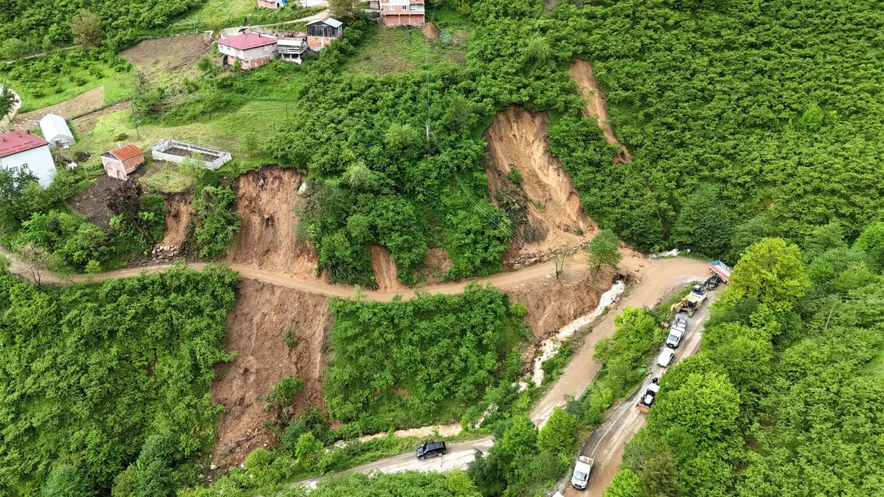 Giresun'da 33 Ev Heyelan Nedeniyle Tahliye Edildi