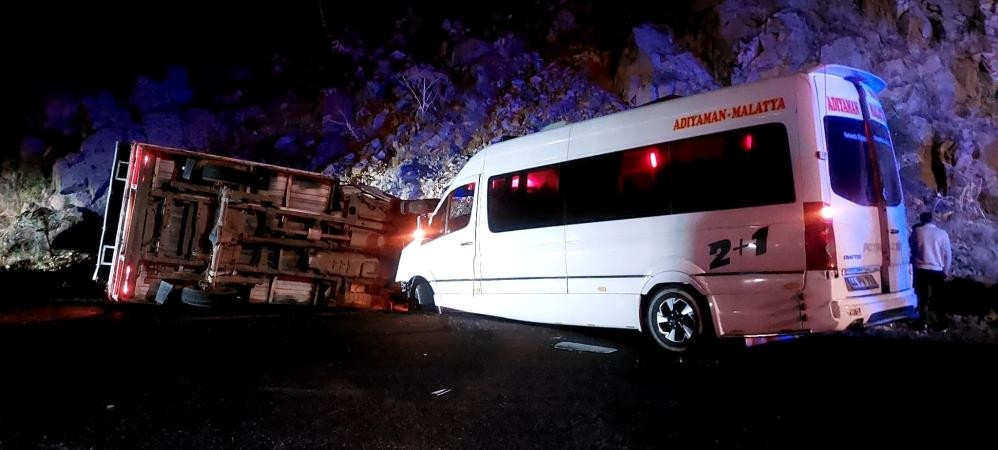 Giresun'da Mevsimlik Tarım İşçilerini Taşıyan Minibüs Kazası: 23 Yaralı