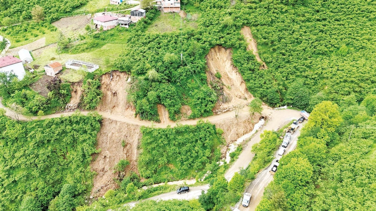 Giresun'da sel ve heyelan: 33 ev tahliye edildi