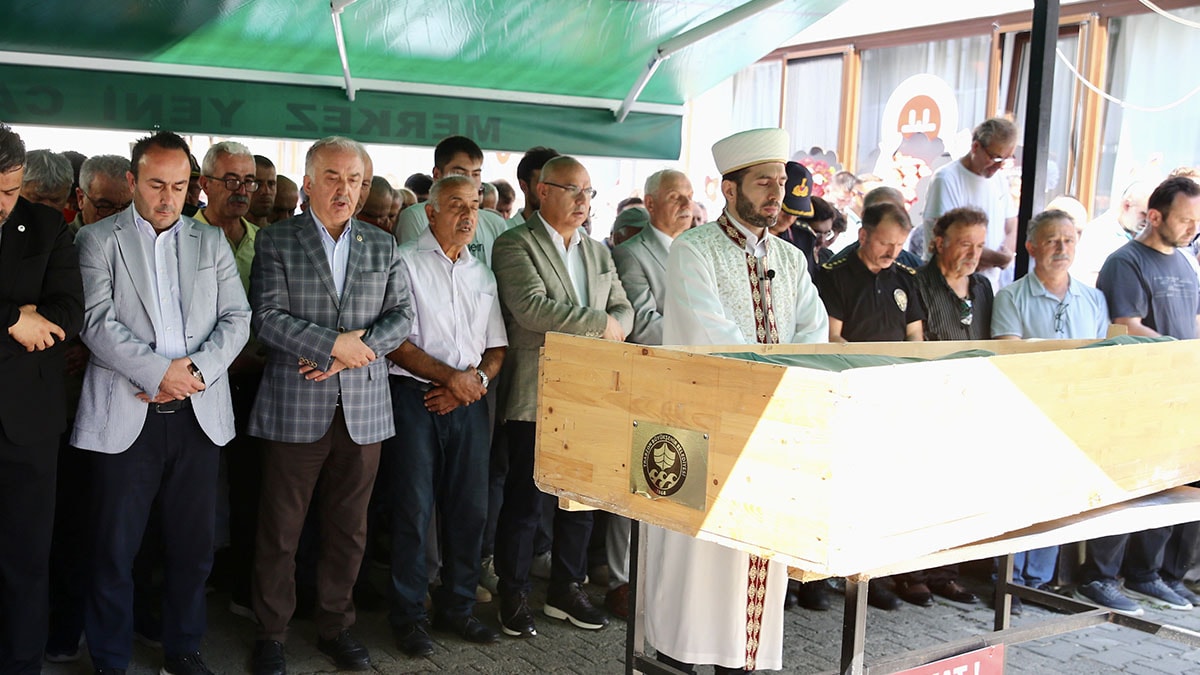 Giresun'da selde kaybolan öğretmen toprağa verildi