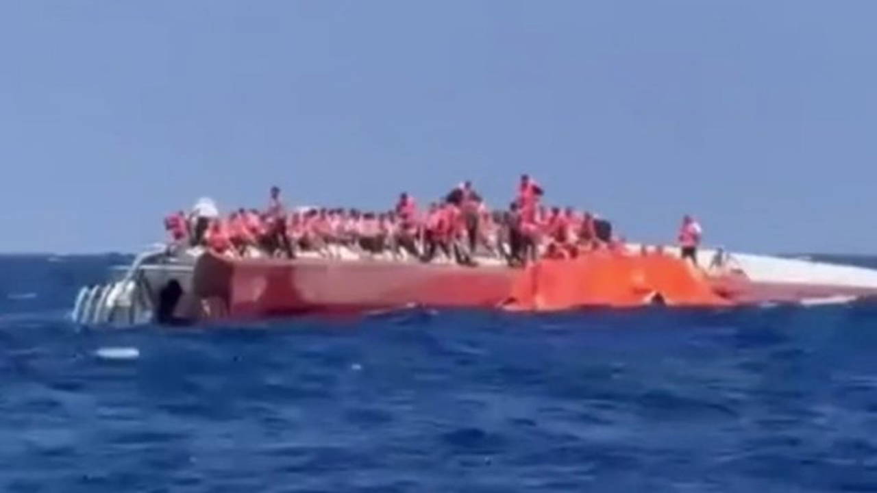 Girne Açıklarında Yolcu Gemisi Faciası: 267 Kişi Tahliye Edildi, Can Kayıpları Var