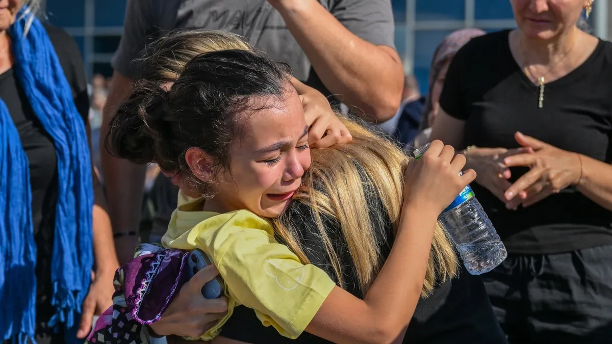Girne Faciasında Kahraman Anne Toprağa Verildi: Can Yeleğini Kızına Giydirmişti