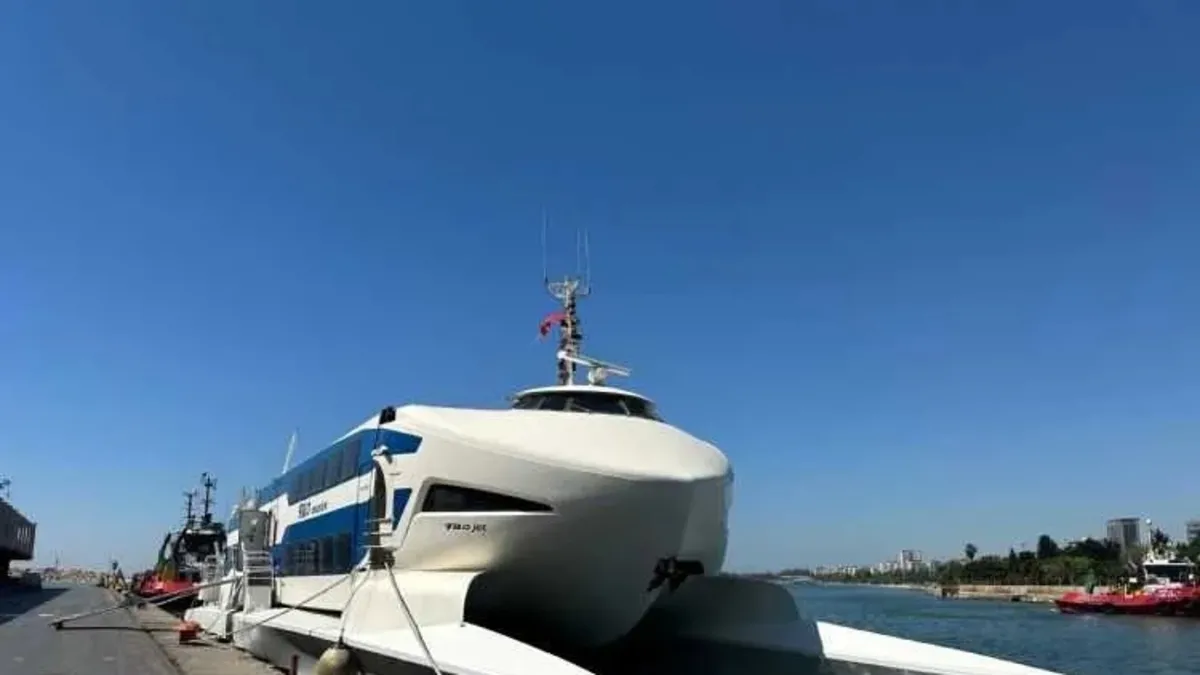 Girne'deki Gemi Kazasında Kaybolan Yolcular İçin TCG IŞIN Havuzda