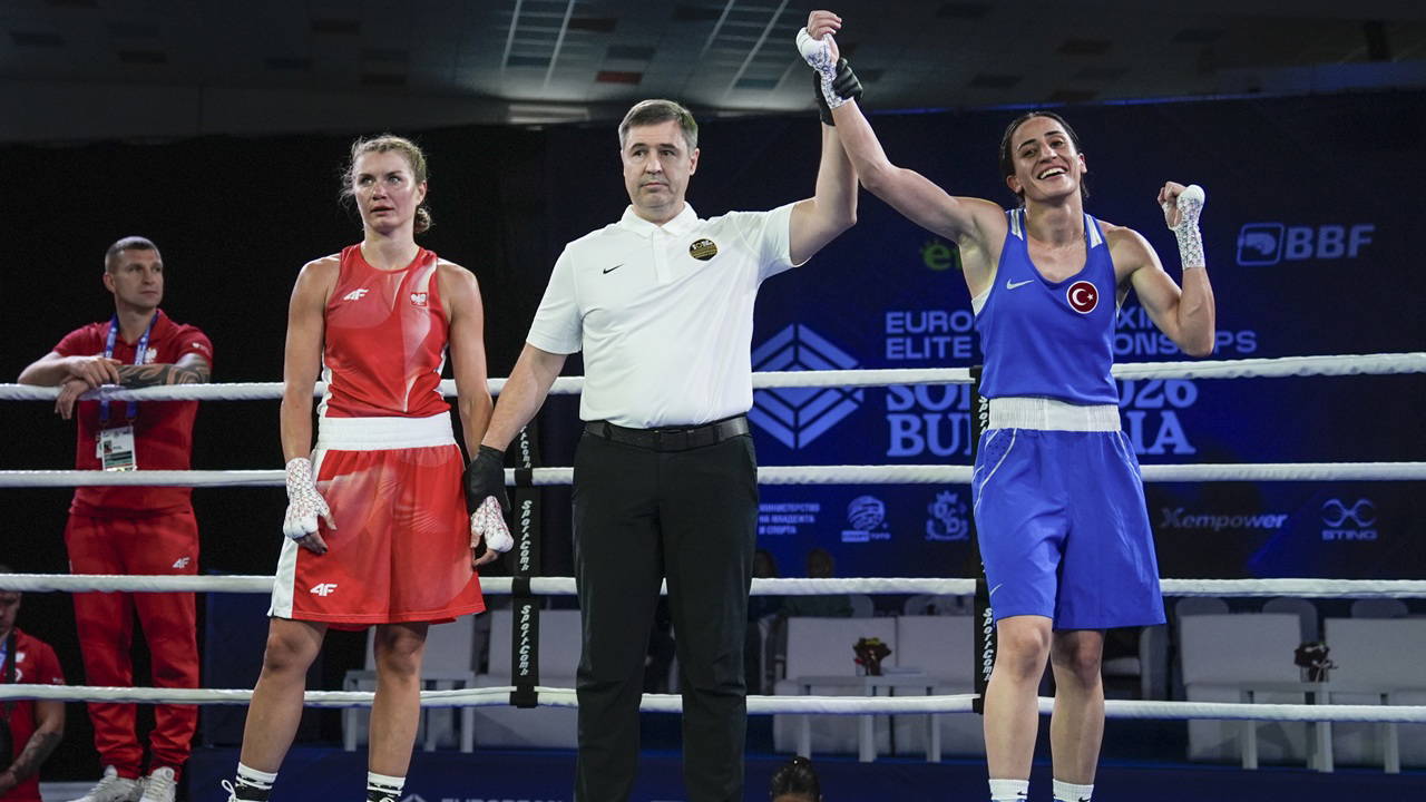 Gizem Özer, Avrupa Boks Şampiyonası'nda Madalyayı Garantiledi
