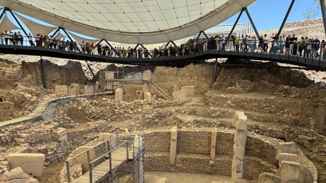Göbeklitepe'de bayram yoğunluğu: Tatilciler tarihin sıfır noktasına akın ediyor