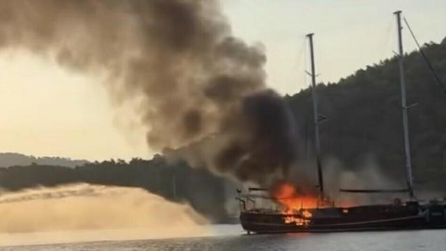 Göcek'te charter tekne yangını: 'Princess Alize' battı