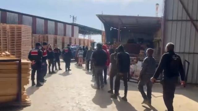 Göçmen kaçakçılarına 31 ilde eş zamanlı operasyon: 33 organizatör yakalandı