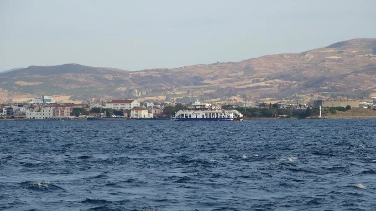 Gökçeada Feribot Seferleri Fırtına Nedeniyle İptal Edildi