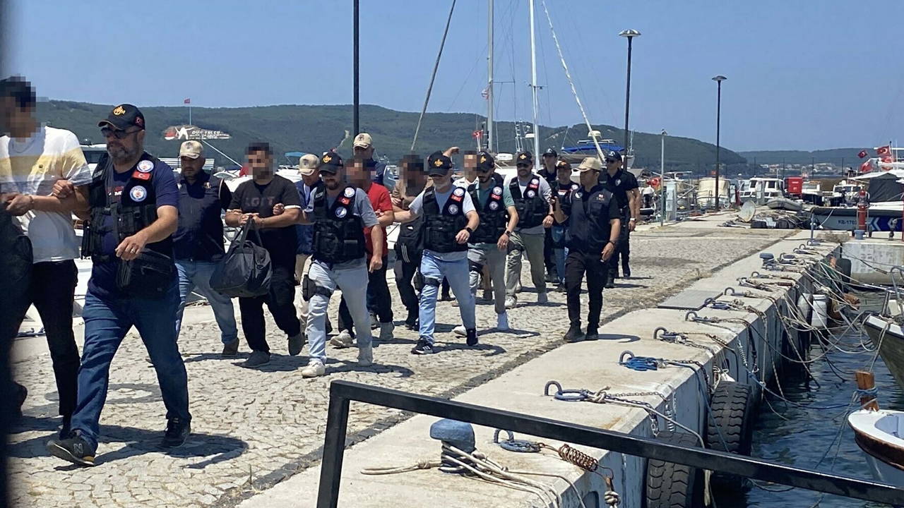 Gökçeada'da FETÖ şüphelilerine operasyon: 4 tutuklama