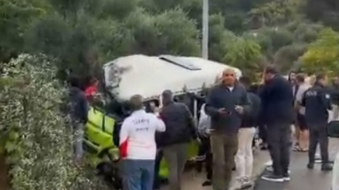 Gökçeada'da Minibüs Kazası: 1 Ölü, 2 Yaralı