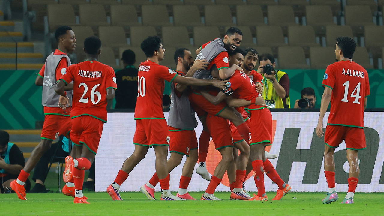Gol sevinci kuraları belirledi: Umman formasını çıkardı, Irak yarı finale çıktı