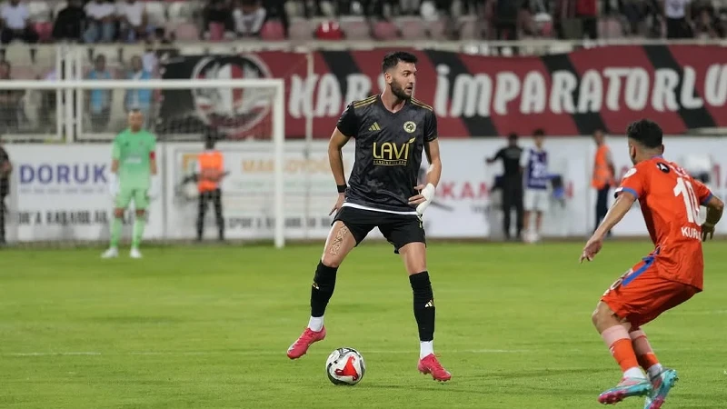 Golcü isim şoku yaşıyor: Halı sahada aşil tendonu koptu