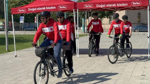 Görme engelli bisikletçilerden 15 Temmuz yolculuğu