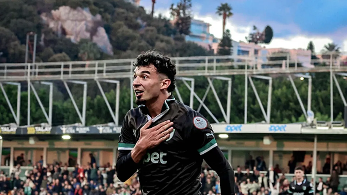 Göztepe, Gökdeniz Bayrakdar Transferini Tamamladı