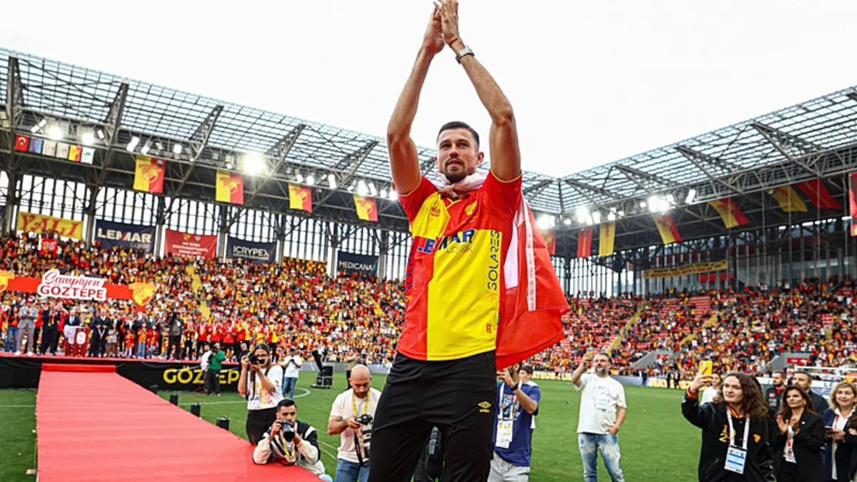 Göztepe'de kaleci Lis, Lech Poznan'a transfer oldu