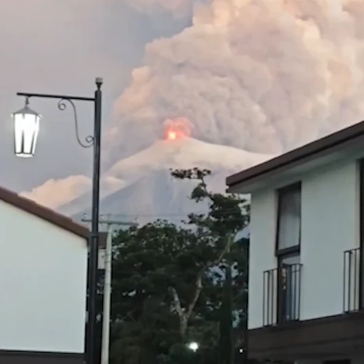 Guatemala'da Fuego Yanardağı Yeniden Faaliyete Geçti