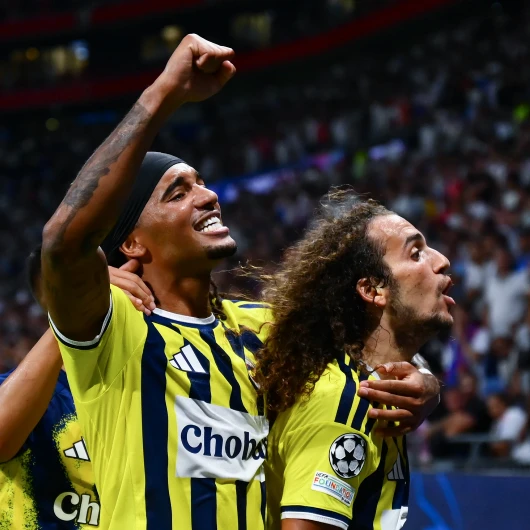 Guendouzi Lyon'da Ailesine Hakaret Edildiğini Açıkladı