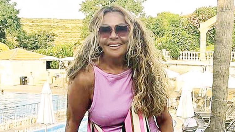 Gül Erda: Gerçek Sanatçının Çizgisi Olur