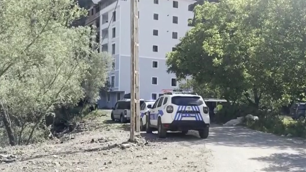 Gümüşhane'de eşini öldüren zanlı depoda yakalandı