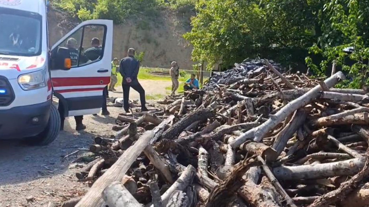 Gümüşhane'de eşini odunla döverek öldürdü: 26 yaşındaki Arzu Pekin hayatını kaybetti