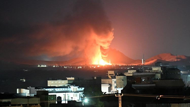 Güney Asya'da tansiyon yükseldi: Afganistan'da 10 nokta vuruldu