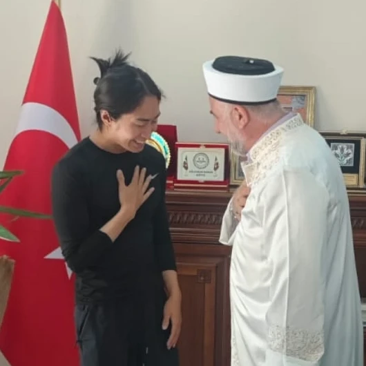 Güney Koreli Turist Mardin'de Müslüman Oldu: Abdullah İsmini Aldı