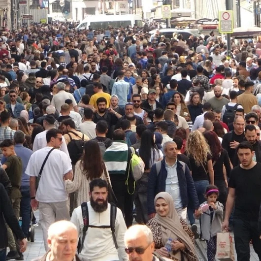 Günleri Klonlamak: Hız Çağında Anı Yaşamanın Zorluğu