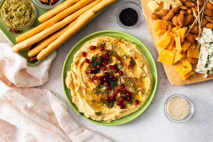 Günlük Sebze Hedefi: Humus, Falafel, Cacık ile Sağlıklı Atıştırmalık Sofrası