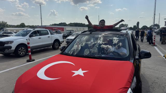 Gurbetçi Akını Devam Ediyor: Türkiye'ye Girişler Sürüyor
