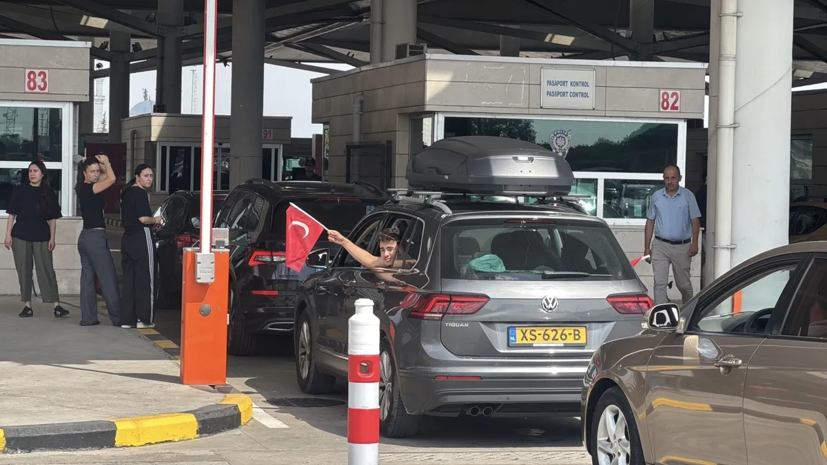 Gurbetçilere Müjde: Yabancı Plakalı Araçlarda Aile Üyelerine Sürüş İzni