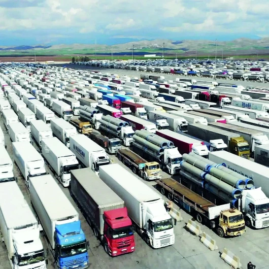 Habur'da TIR Kuyruğu 9 Güne Çıktı: Transit Krizi Derinleşiyor