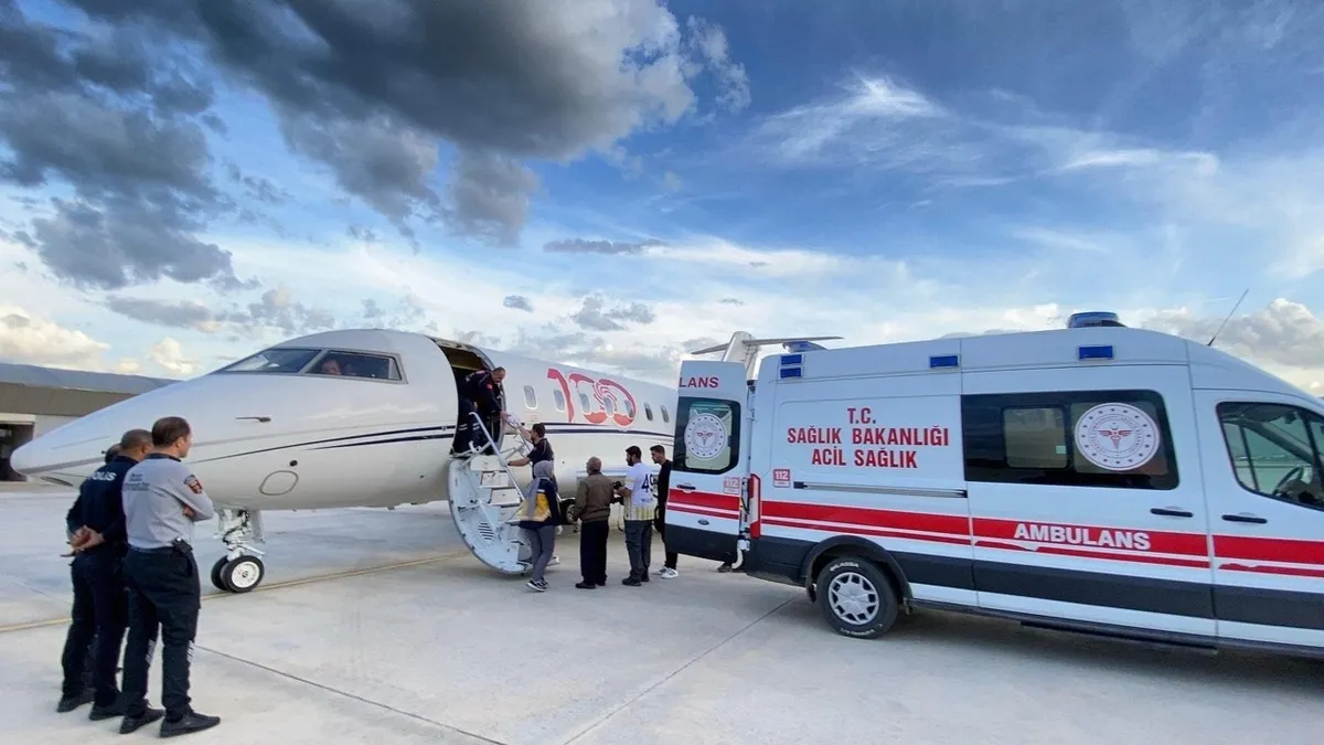 Hacda rahatsızlanan vatandaş 48 saatte ambulans uçakla Türkiye'ye getirildi